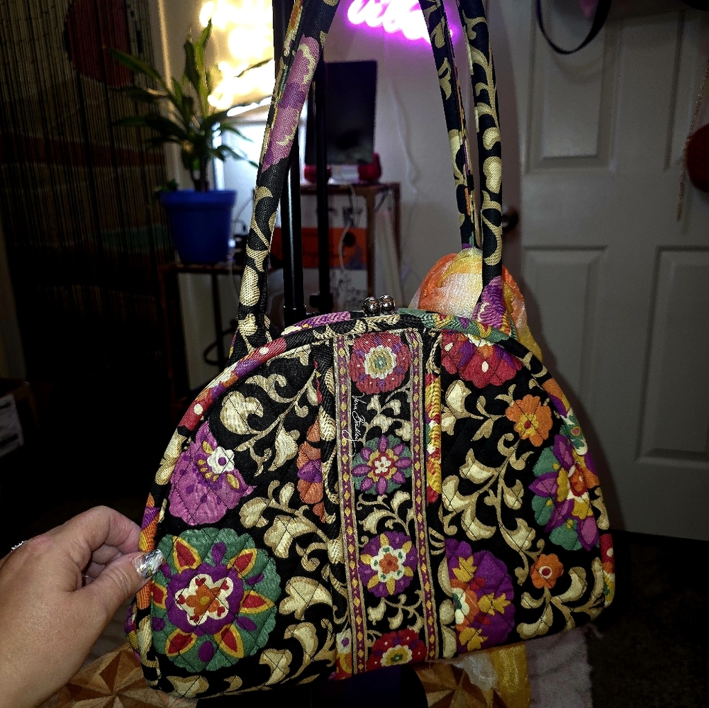 *SOLD* Floral Embroidered Vera Bradley Bag With Center Kisslock - Picture 7 of 10